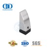 Tope de puerta triangular de níquel satinado Tope de goma negro montado en el piso-DDDS013-SN