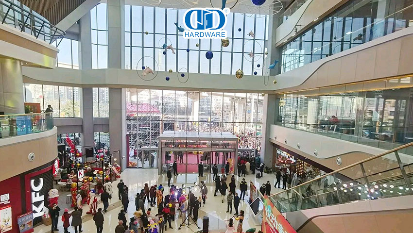 herrajes para puertas comerciales