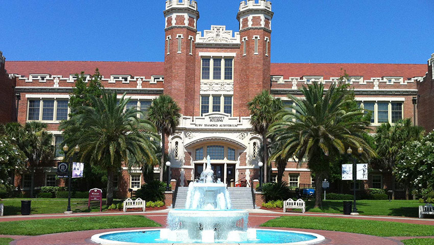 est&aacute;ndares de herrajes para puertas escolares