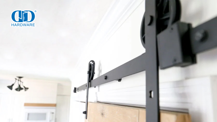 ¿Cómo se mide para el hardware de la puerta del granero?